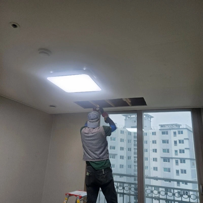 남양주 진접 신안인스빌 시스템에어컨 4대 설치 후기, 구축 아파트 인테리어 현장 시공 · 시공 사진 4