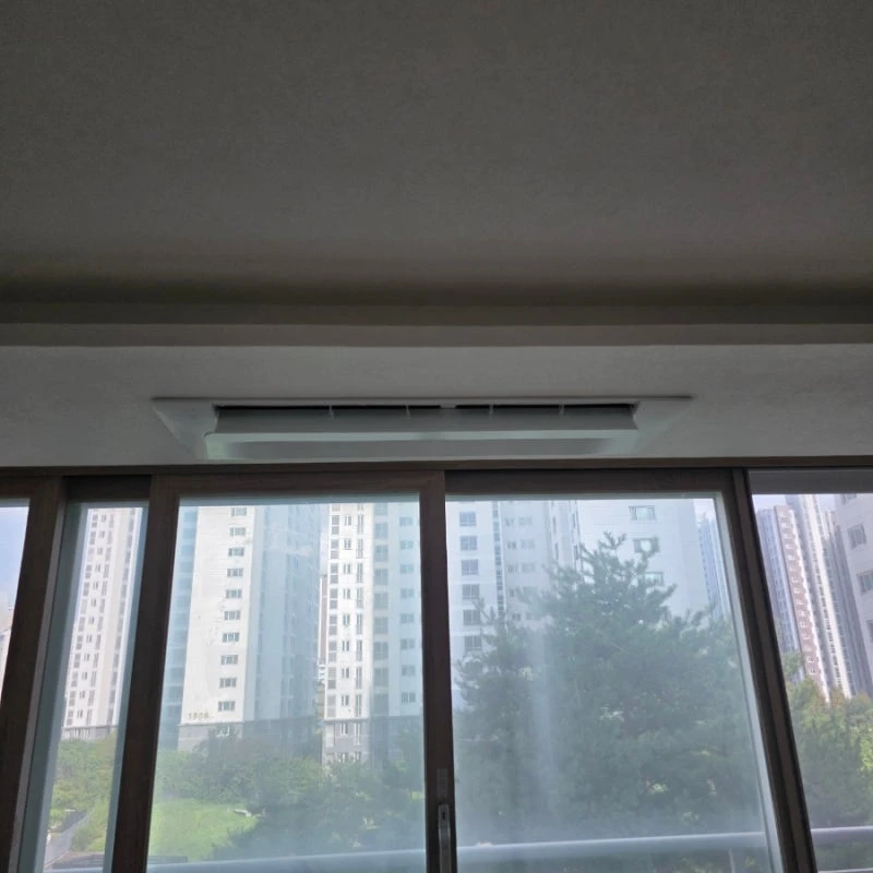 시스템에어컨 도배 후 프론트판넬 마감하기 · 시공 사진 7