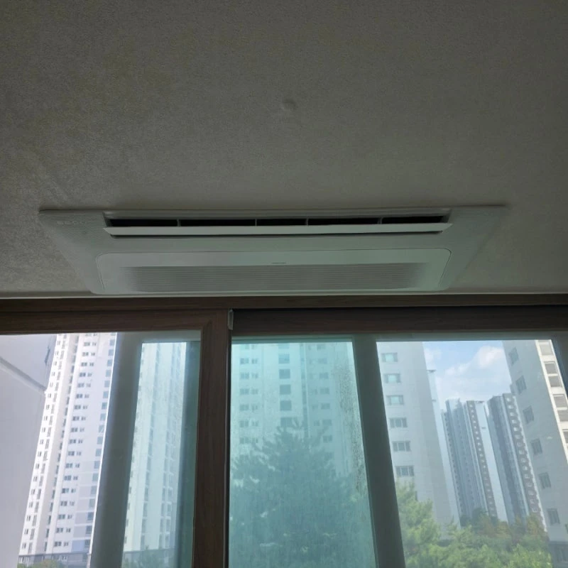 시스템에어컨 도배 후 프론트판넬 마감하기 · 시공 사진 9