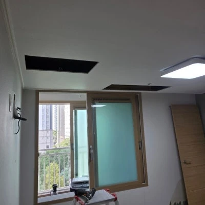 동탄역 더힐 10년 차 구축 아파트 시스템에어컨 설치 시공 사례와 주의사항 · 시공 사진 3